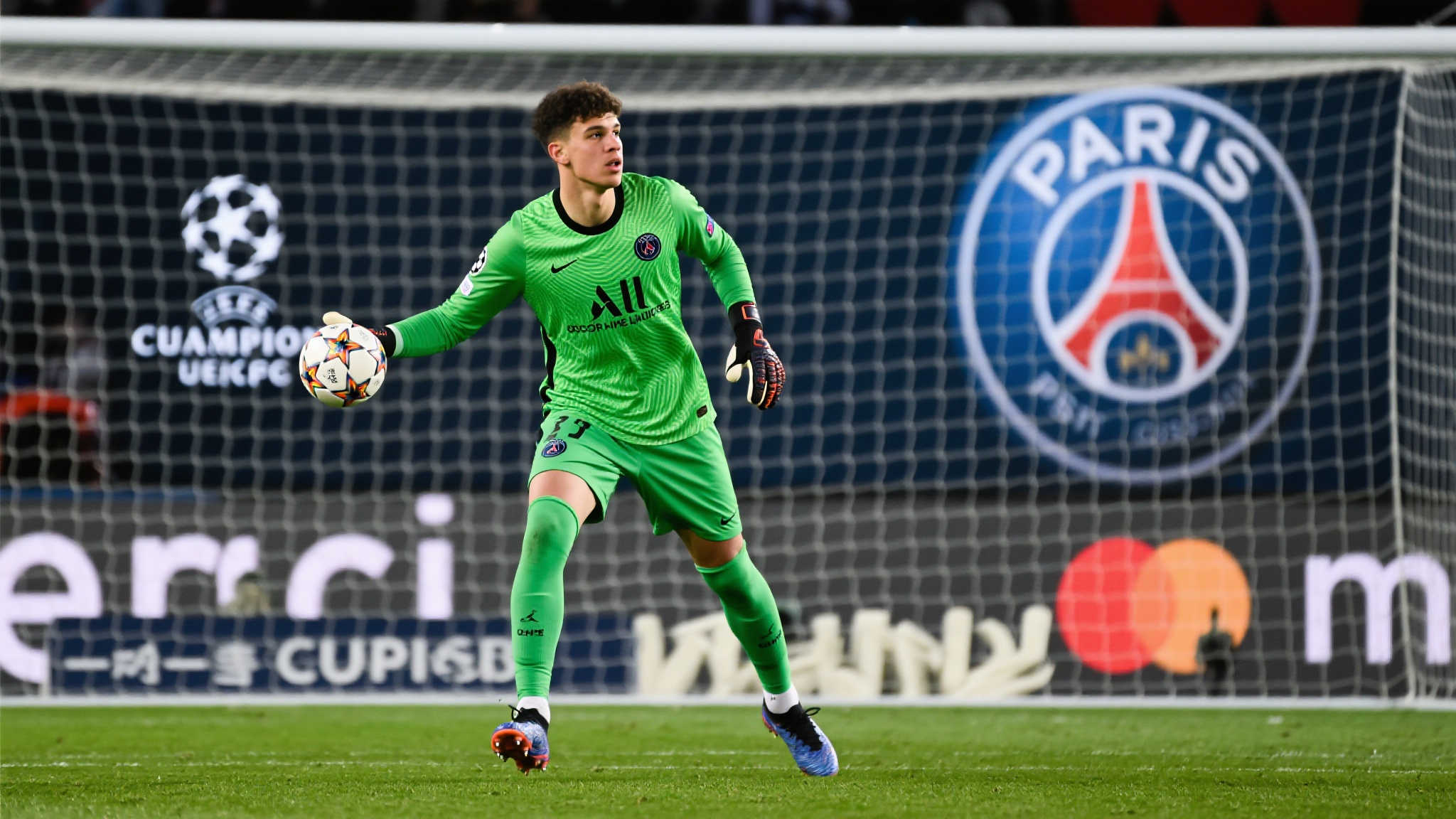 对于欧洲足球迷来说，“欧冠”不仅是竞技巅峰的象征，